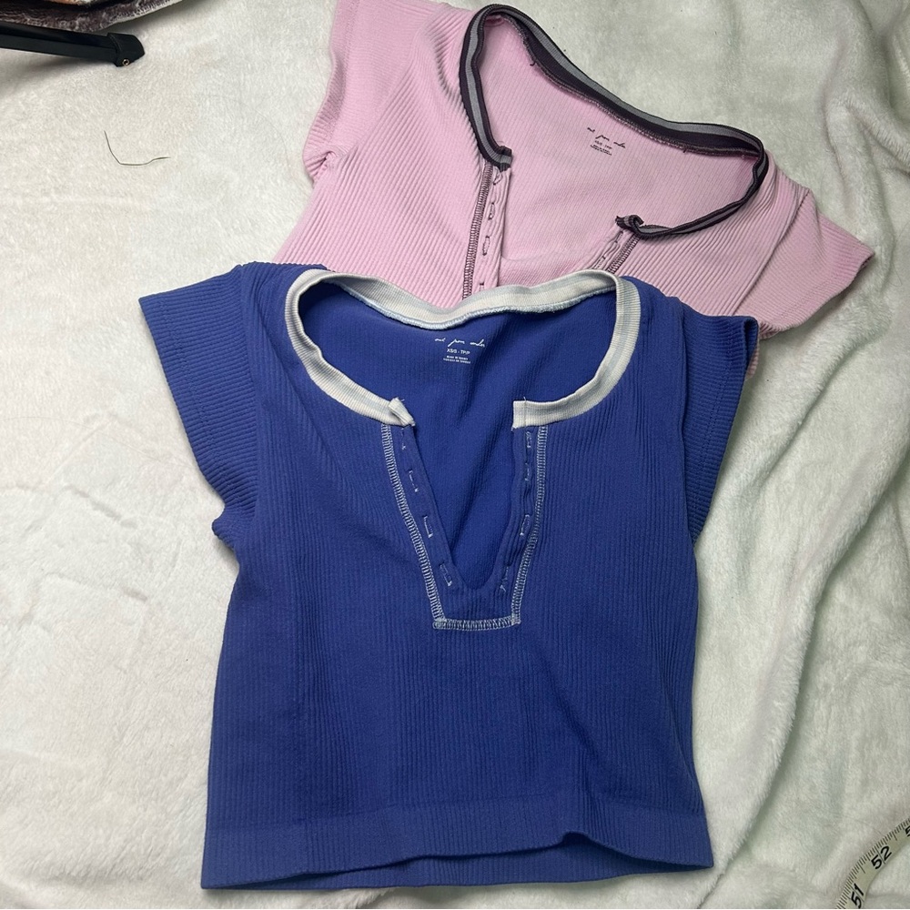 Bundle of 2 ribbed stretchy short sleeve shirt
